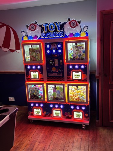 Toy capsule vending machine - toy,