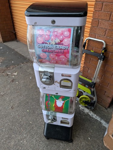 Toy capsule vending - ***,