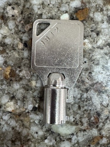 Tomy vending machine key - vending,
