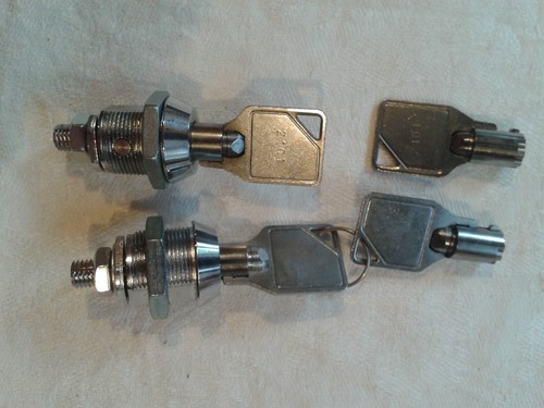 Vending machine locks and 4 - machine, 2