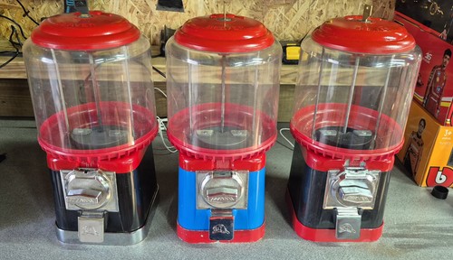 Beaver gumball vending - beaver, machine